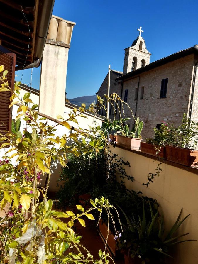 B&B La Casa Di Alice Foligno Eksteriør billede