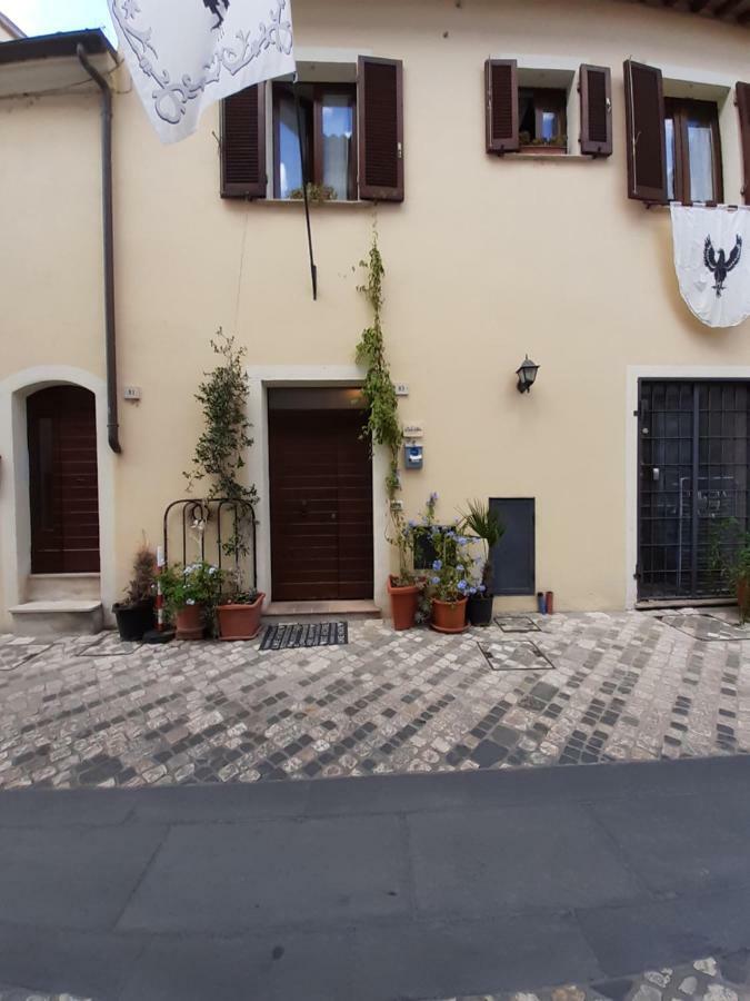 B&B La Casa Di Alice Foligno Eksteriør billede