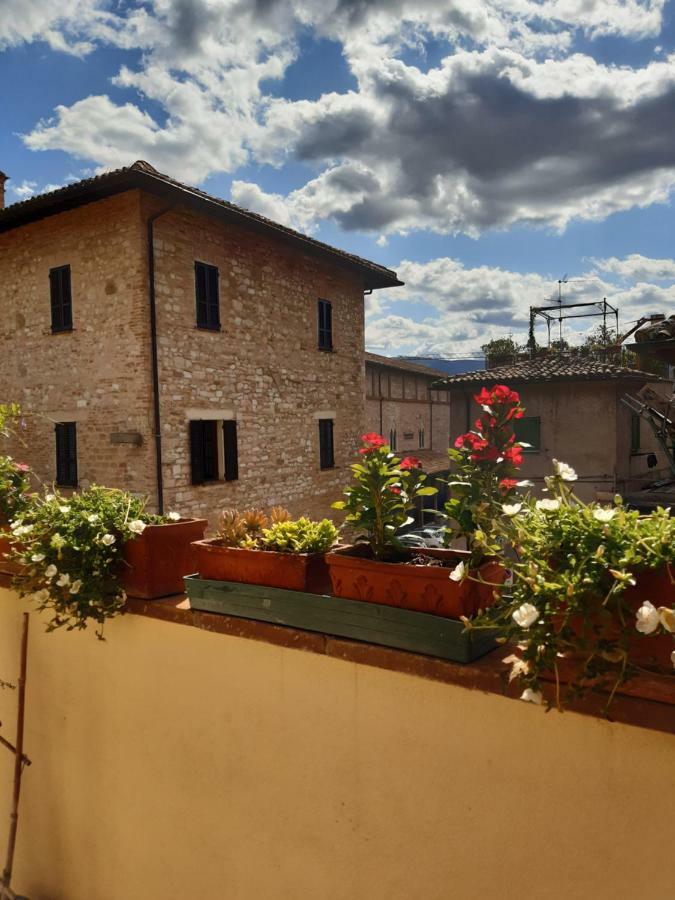 B&B La Casa Di Alice Foligno Eksteriør billede